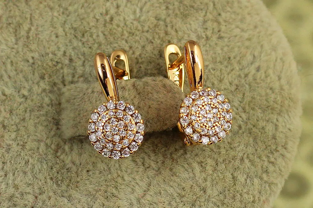 Сережки Xuping Jewelry Ореол чистоти 1,5 см золотисті - фото 2