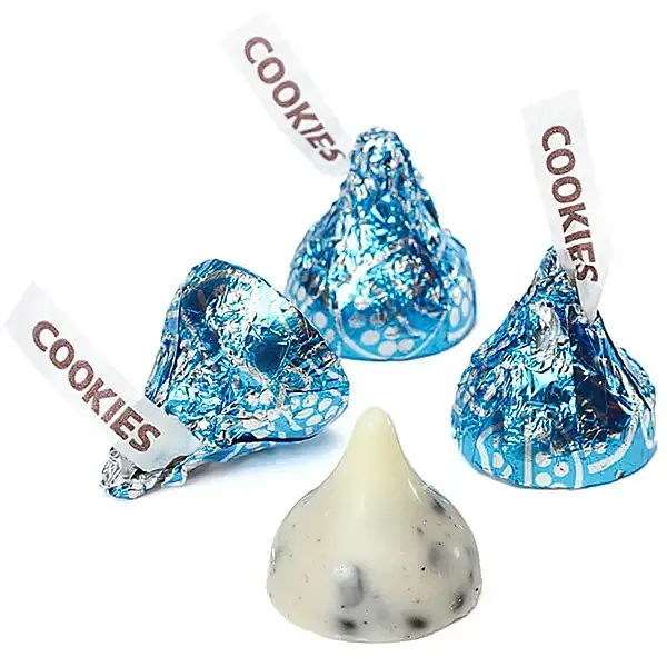 Шоколадні цукерки Hershey's Kisses Cookies 'n' Creme 82г - фото 3