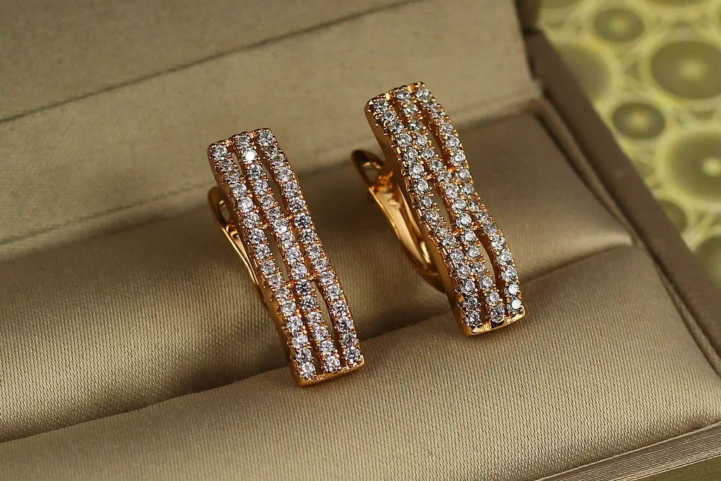 Сережки Xuping Jewelry шезлонг 2 см золотисті - фото 3