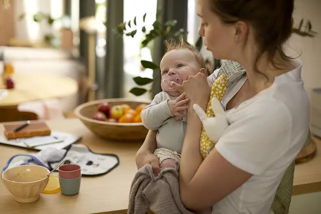 Пустушка силіконова Philips Avent Soothie для новонароджених, 0-6 місяців, рожевий, 2 шт. (SCF099/22) - фото 8