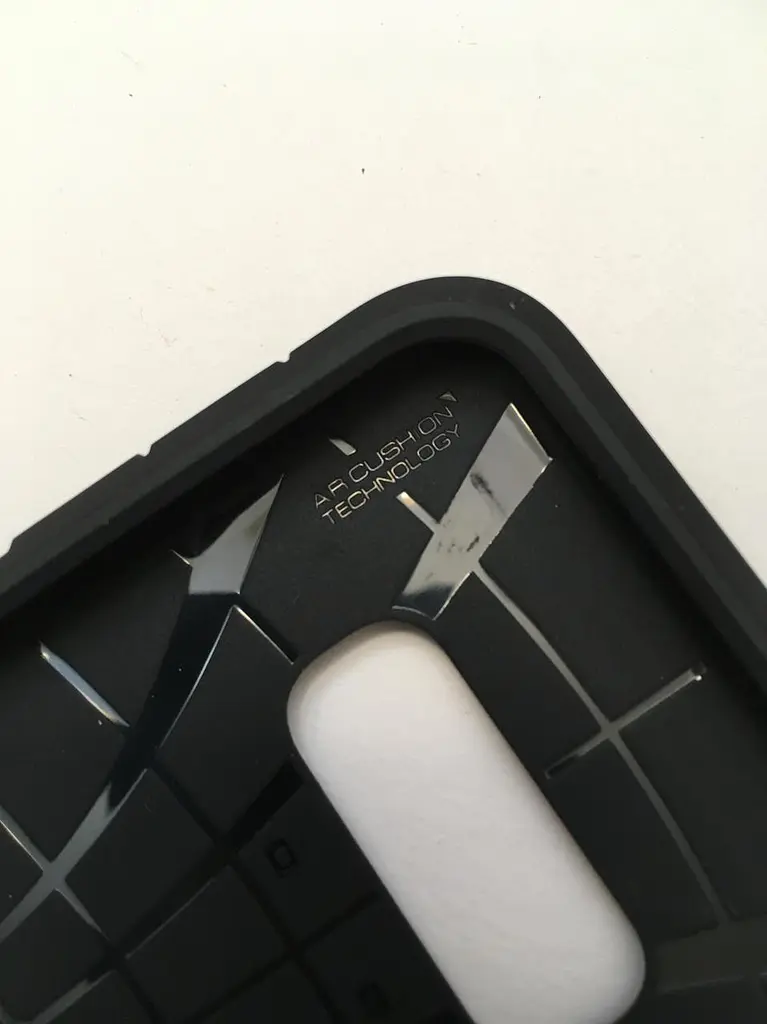 Чохол протиударний із підставкою Spigen Tough Armor 609CS25842 для Samsung Galaxy S10e (5.8") Black - фото 4