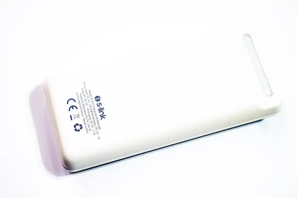 Універсальна зарядна батарея S-link IP-G21 20000Mah Power Bank з ліхтариком (Білий) - фото 9