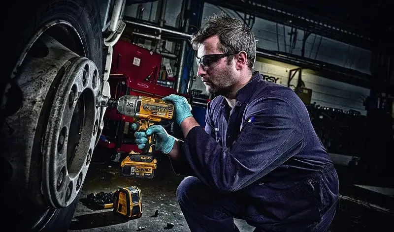 DeWALT Гайковерт ударний DeWalt XR Li-Ion 18В 950Нм 1900об/хв 240уд/хв 1/2" 2.7кг без АКБ та ЗП - фото 9