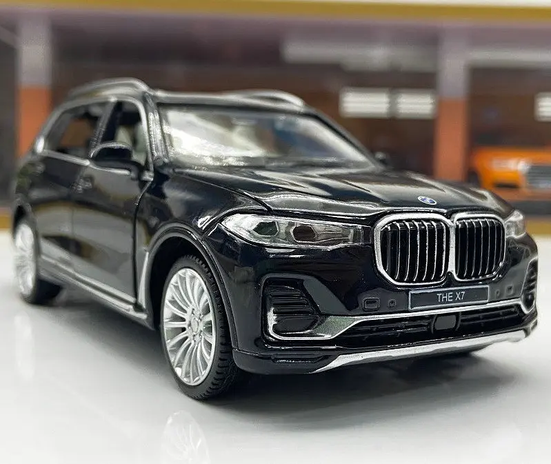 Колекційна металева модель автомобіля Автопром BMW X7 з інерцією, світлом та звуком 1:32 - фото 4