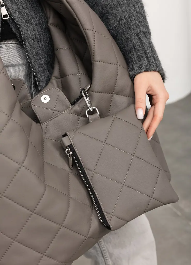 Жіноча сумка Sambag HOBO L сіра строчена 34 х 37 х 16 см (53300039) - фото 4