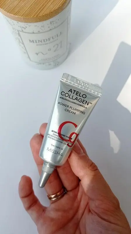 Крем для пружності шкіри обличчя з колагеном Atelo Collagen 500 Power Plumping Cream Missha 10 мл - фото 2