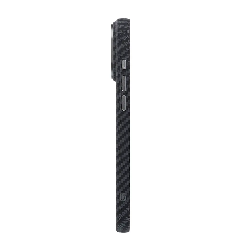 Карбоновый чехол для Apple iPhone 17 Pro Max, LikeCarbon2 MagCase, черный, тонкий защитный чехол-панель из поликарбоната с магнитами N52, MagSafe, противоударный, совместим с беспроводной зарядкой, приподнятые края для защиты камеры, ArmorStandart (ARM86259) - фото 6