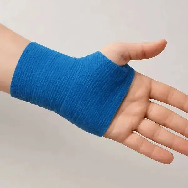 Бинт Торос-Груп когезивний фіксуючий 7.5 cм x 4.5 м синій - фото 4