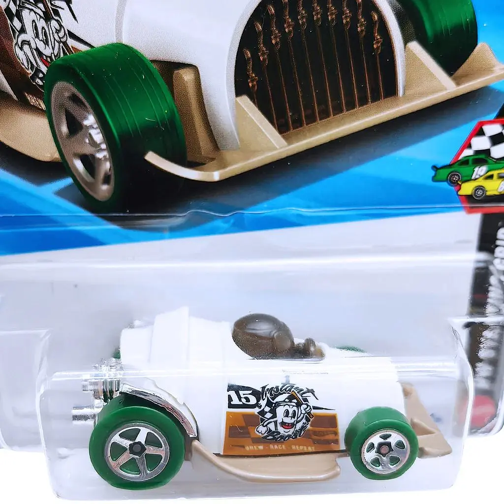 Базовая машинка Hot Wheels HW Starting Grid Instant Boost белая (5785) JJH31-N521  - фото 6