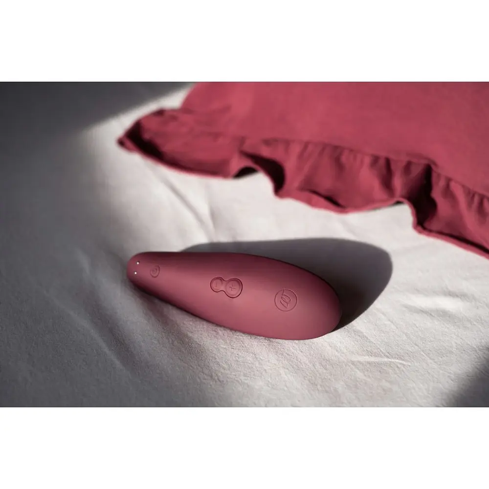 Лубрикант Womanizer Classic 2 + 50 мл- Інноваційний вакуумний стимулятор клітора, 14.8х4.8 см бордовий - фото 23