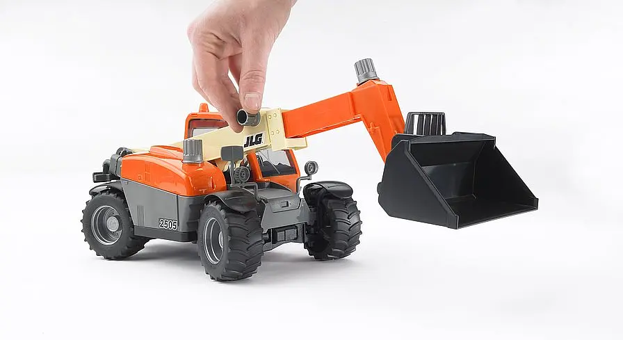Уцінка. Автомодель Bruder Навантажувач JLG 2505 telehandler з телескопічним ковшом 1:16 (02140) - фото 2