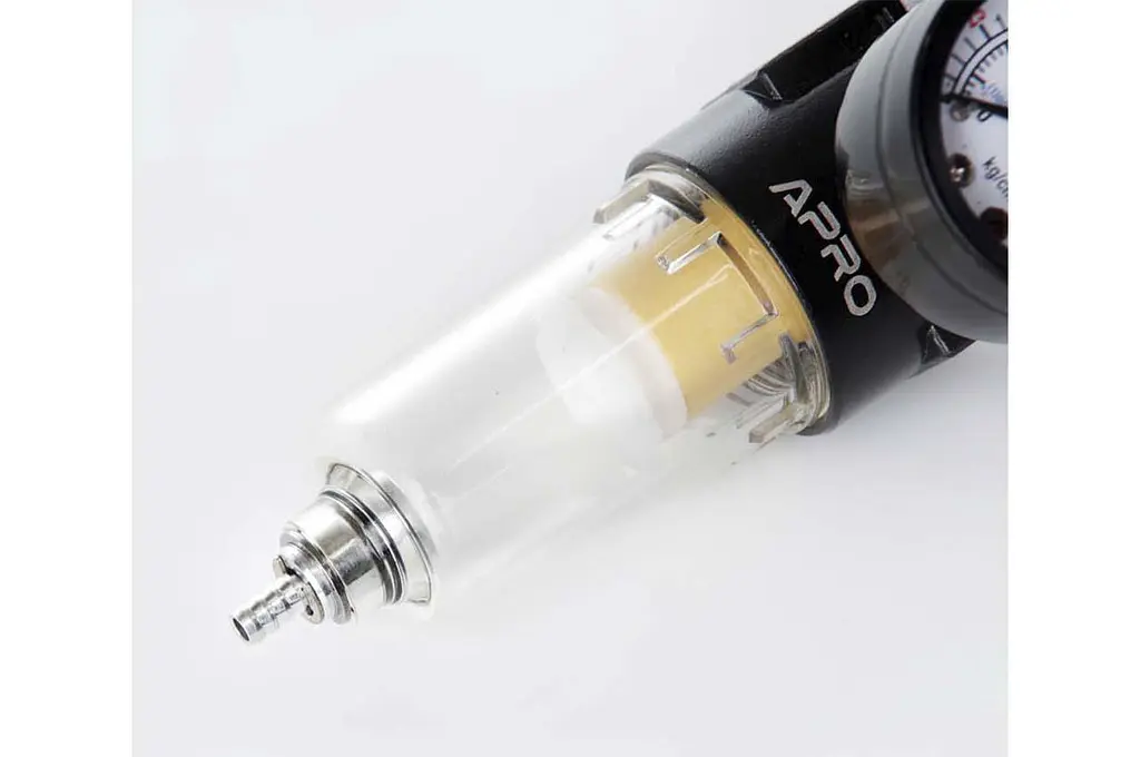Редуктор тиску для пневмаінструменту з фільтром Apro 1/4" x 10 бар - фото 2