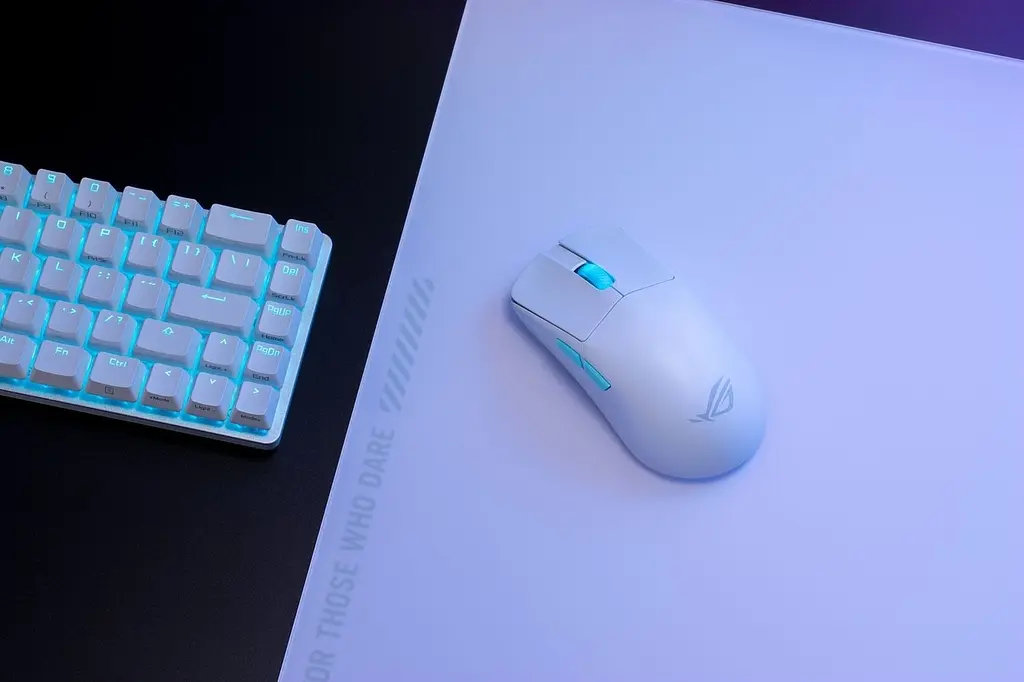 Миша бездротова Asus ROG Harpe Ace Aim Lab Edition Білий (90MP02W0-BMUA10) - фото 9