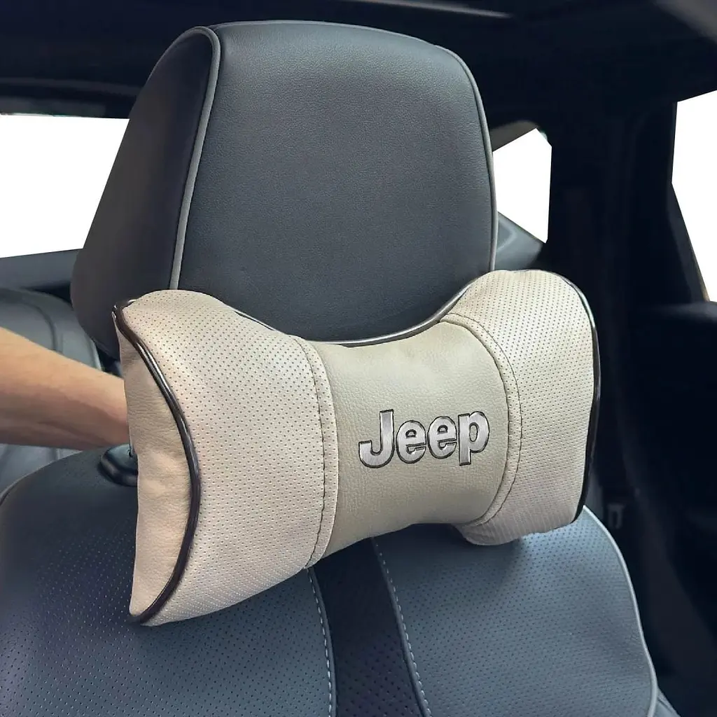 Подушка на підголівник з логотипом Jeep Екошкіра 3D Кольоровий лого Бежеві-Коричневий кант 1 шт