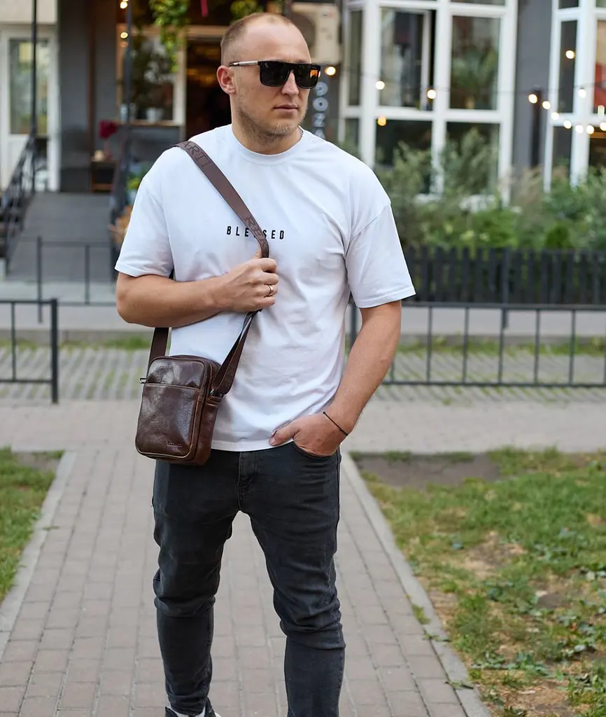 Чоловічий месенджер через плече 20х16х6, сумка планшетка для міста, барсетка для телефону, коричнева 60 см - фото 9
