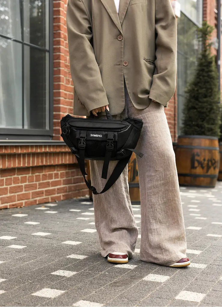 Велика жіноча поясна сумка бананка Sambag DynamicDart чорна 38 × 21 × 7 см (80411701) - фото 3