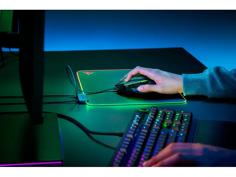 Килимок для миші Razer Firefly V2 (RZ02-03020100-R3M1) - фото 6
