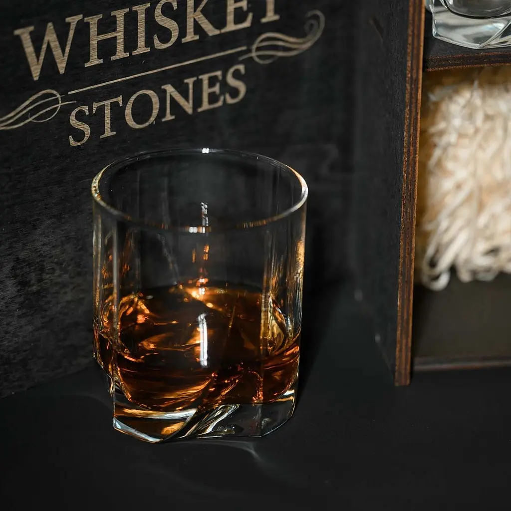 Подарунковий набір віскі Whiskey Stones №12 у дерев'яному пеналі - графин Pasabahce + склянки Luna - фото 8