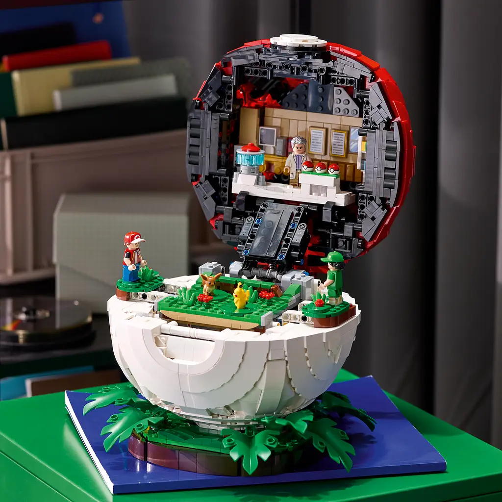 Конструктор LEGO Pokémon Покебол із знаковими моментами роботи Тренерів 2386 ел. (72154) - фото 7
