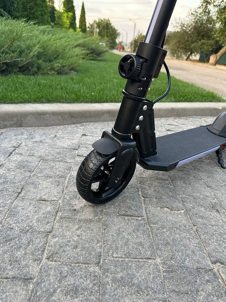 Дитячий електросамокат GIANT ES2 LED Max Black - фото 11