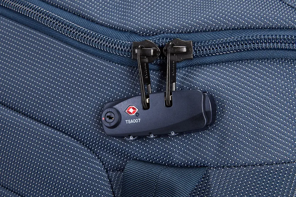 Сумка на колесах Thule Crossover 2 Wheeled Duffel 76cm Dress Blue 3204035 - фото 6