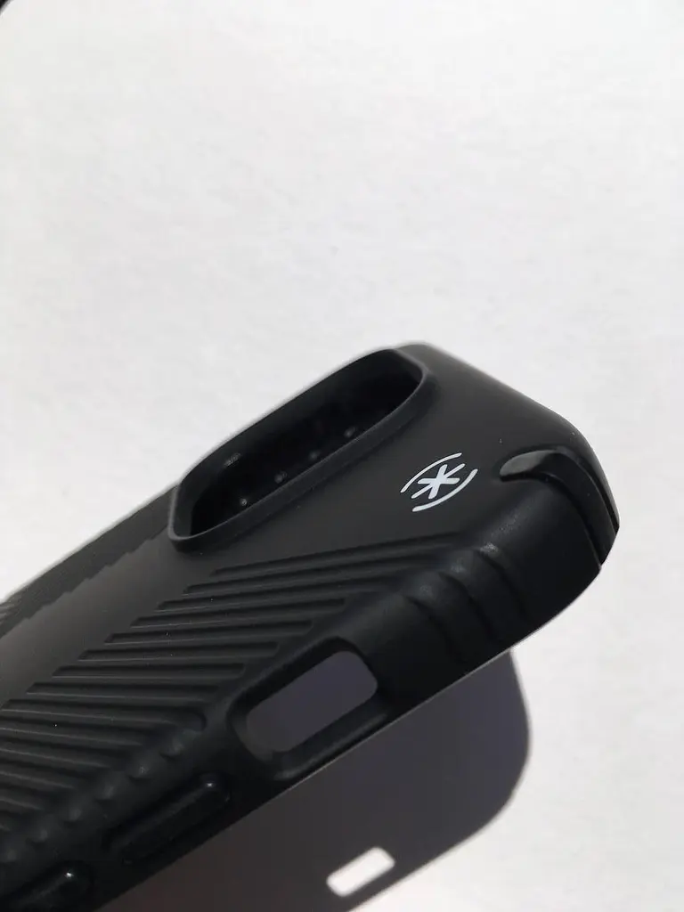 Чохол протиударний Speck Presidio2 Grip 141689-D143 для Apple iPhone 13/14 (6.1") Black - фото 2