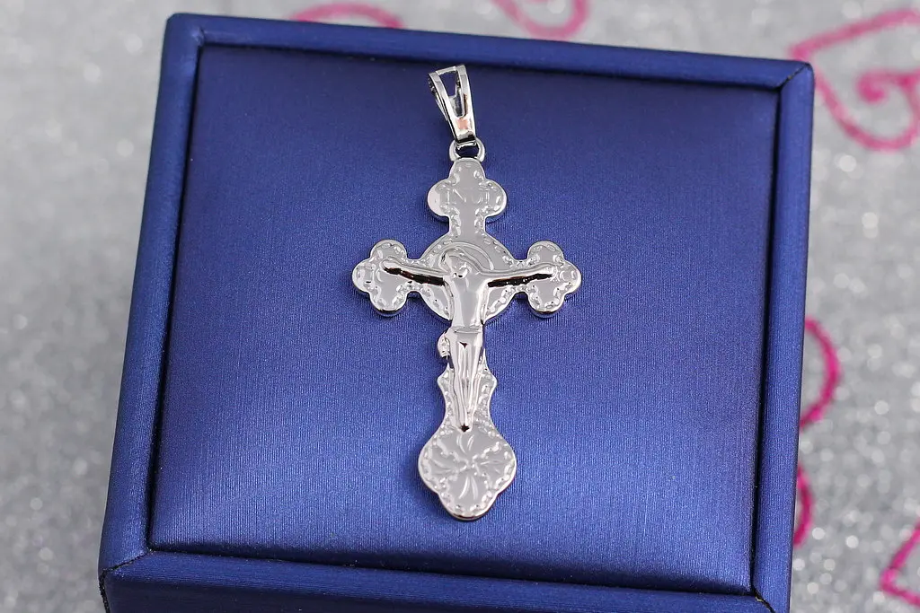 Хрестик Xuping Jewelry класичний з розп'яттям 4 см сріблястий