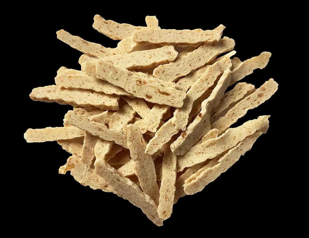 Ласощі для котів, м'які смужки з риби, Nature's Protection Lifestyle Snack For Cats Soft Fish Strips, 75г - фото 2