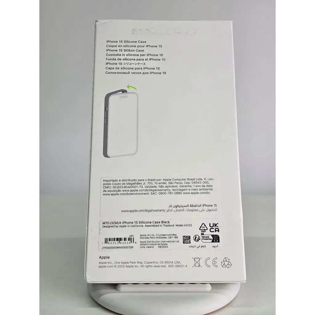 Оригинальный силиконовый чехол Apple Silicone Case with MagSafe для iPhone 15 (6.1") Midnight Black MT0J3ZM/A - фото 4