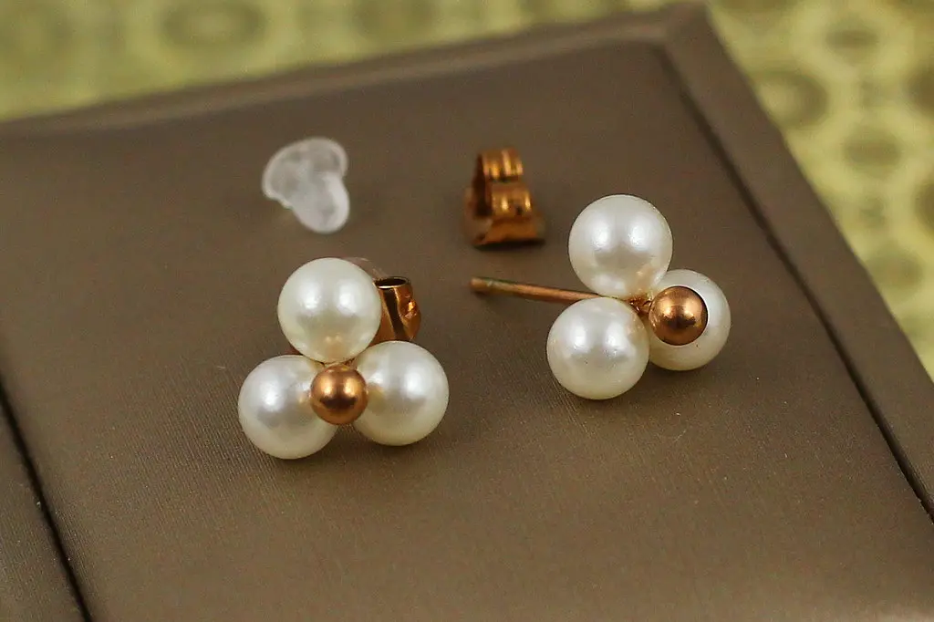 Сережки гвоздики Xuping Jewelry трійця перлів 9 мм золотисті - фото 3