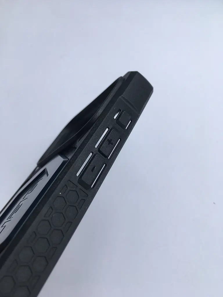 Чохол протиударний UAG Monarch Pro MagSafe для iPhone 17 Pro Max Carbon Fiber Mallard 114514115542 - фото 3