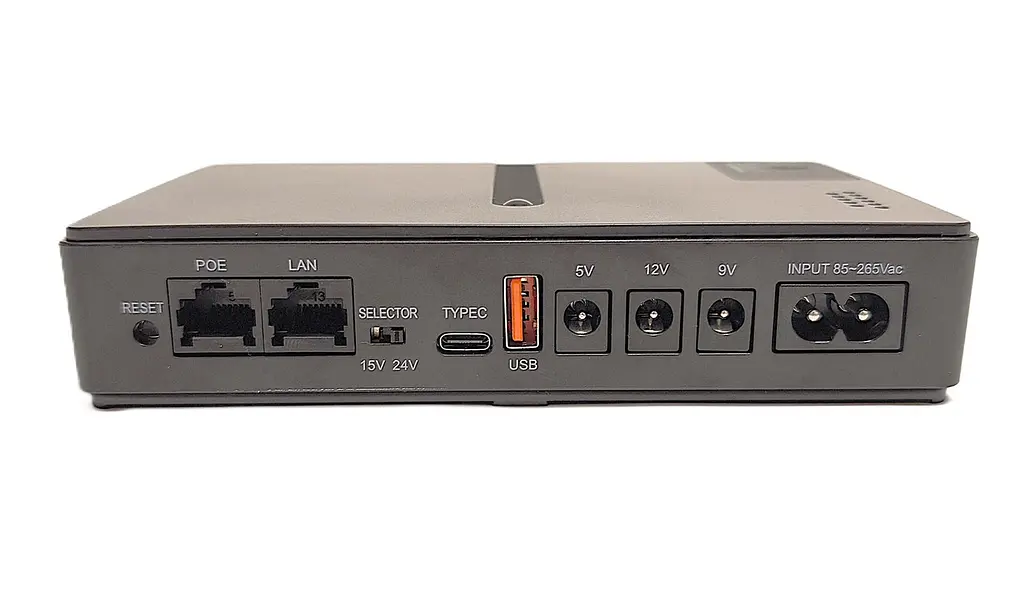 Міні ДБЖ для роутера Voltronic UPS-18W DC1018P 11600mAh 5V 9V 1A PoE 15/24V LAN USB Type-C 10-12 год резервного живлення Black - фото 3