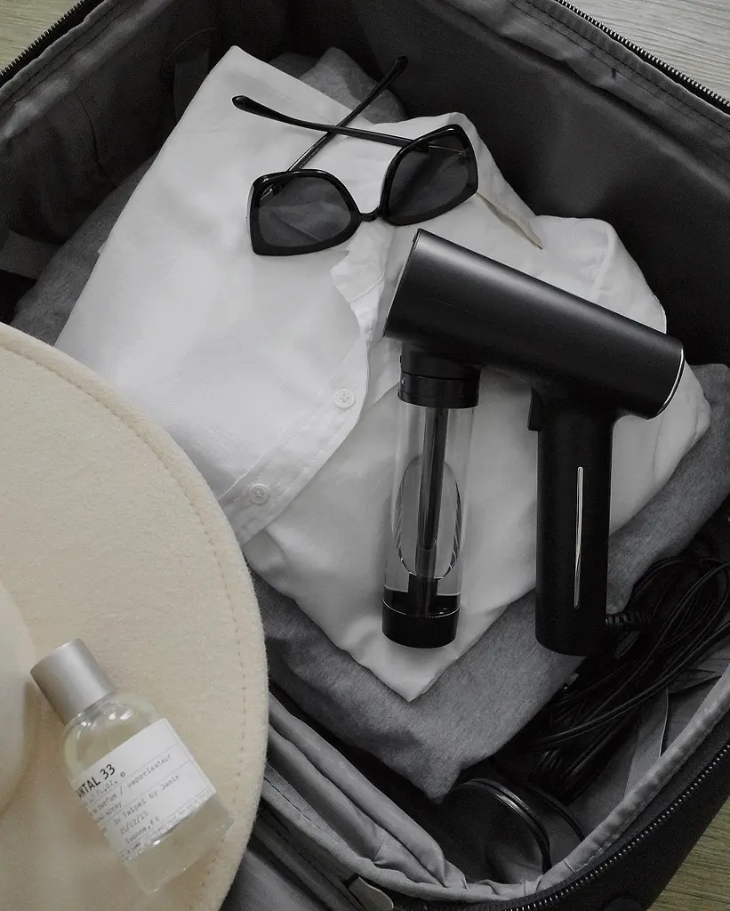 Отпариватель портативный SteamOne черный (EUNS150B) - фото 11