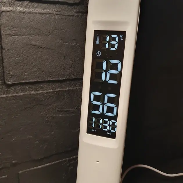 Настільна лампа з дисплеєм від USB - фото 5