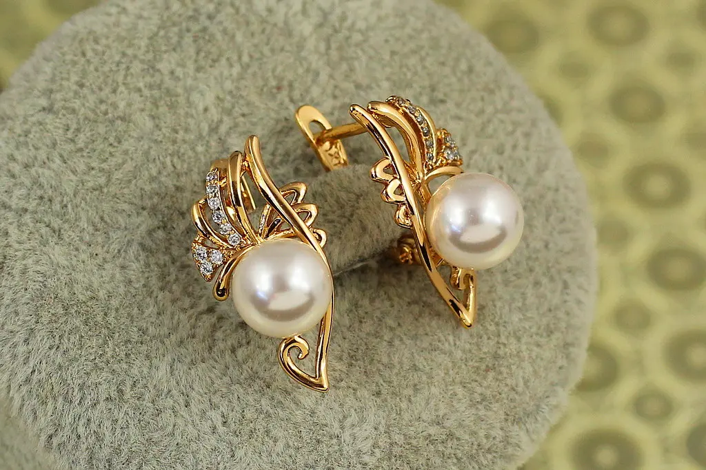 Сережки Xuping Jewelry попуррі з перлиною 2,2 см золотисті - фото 2
