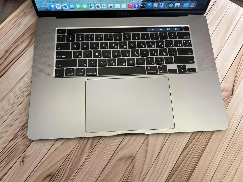 Ноутбук Apple MacBook Pro 16" i9-9880H/32GB/1TB (C02ZP4W2MD6T) Б/в - фото 2