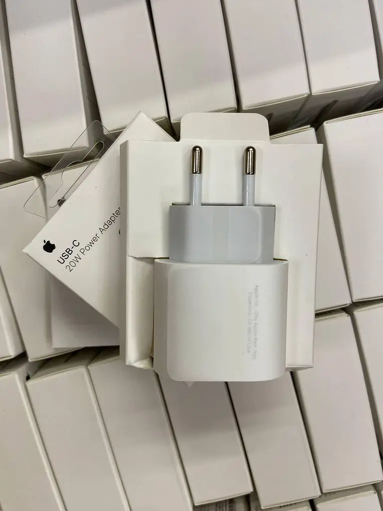 Зарядное устройство для Foxconn USB-C Power Adapter 20W MHJE3ZM - фото 4
