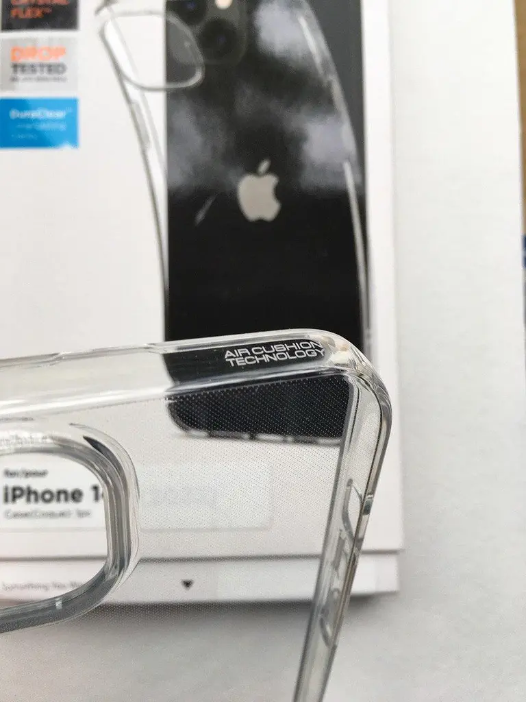 Оригінальний протиударний чохол Spigen Liquid Crystal Flex для iPhone 14 / iPhone 13 (ACS04677) - фото 5