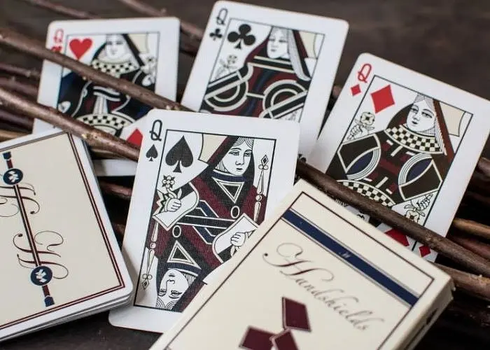 Карти гральні United States Playing Card Company Handshields Modern Edition (PC_HSME) - фото 2