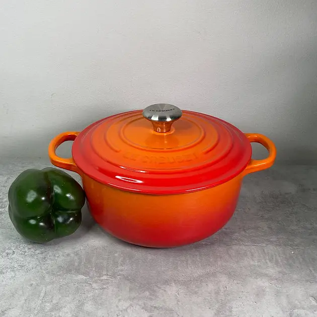 Каструля із кришкою Le Creuset Signature Cast Iron Round Casserole 21177200902430 20 см 2.4 л вогняна - фото 2