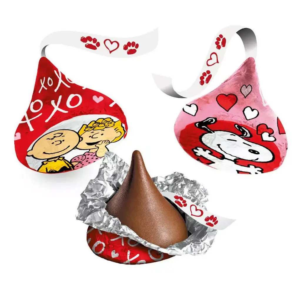 Шоколадні цукерки Hershey's Kisses Valentine's Day Milk Chocolate Snoopy and Friends 269г - фото 3