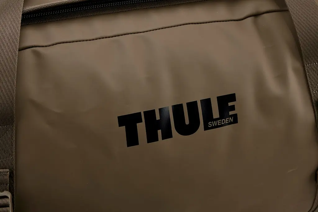 Спортивная сумка Thule Chasm Duffel 90L (Deep Khaki) 3205597 (TH 3205597) - фото 10
