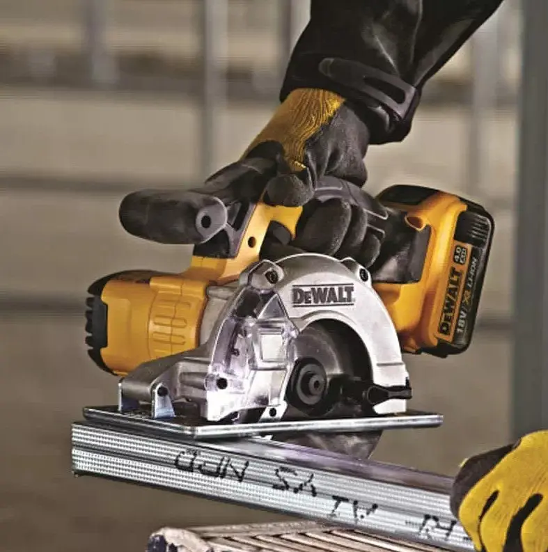 Пила дискова акумуляторна DeWalt без АКБ та ЗП DCS373N - фото 3