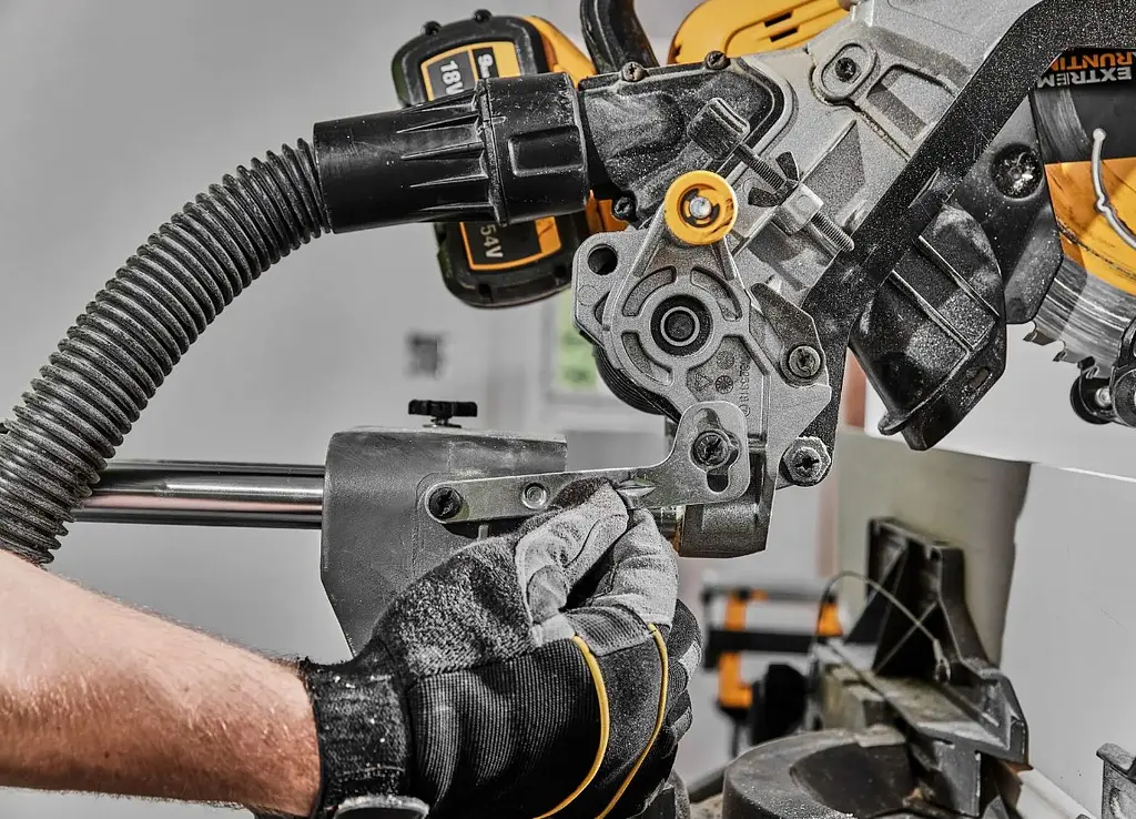 Пила торцювальна акумуляторна DeWalt без АКБ та ЗП DCS781N - фото 18