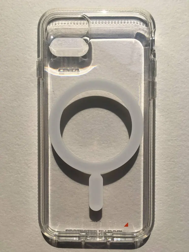 Чохол прозорий протиударний Gear4 Crystal Palace MagSafe для Apple iPhone iPhone 7/8/SE 2020/2022 - фото 10