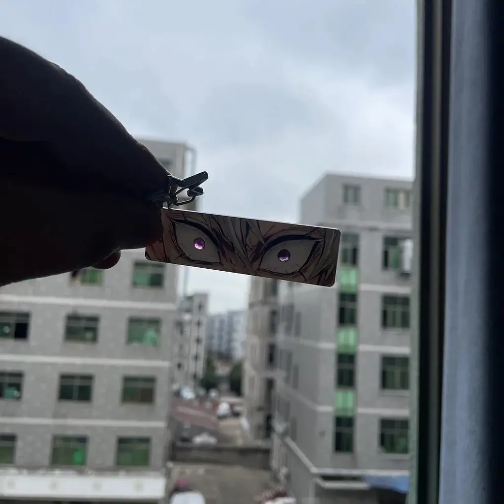 Брелок акриловый глаза с переливом Клинок рассекающий демонов Санеми - фото 2