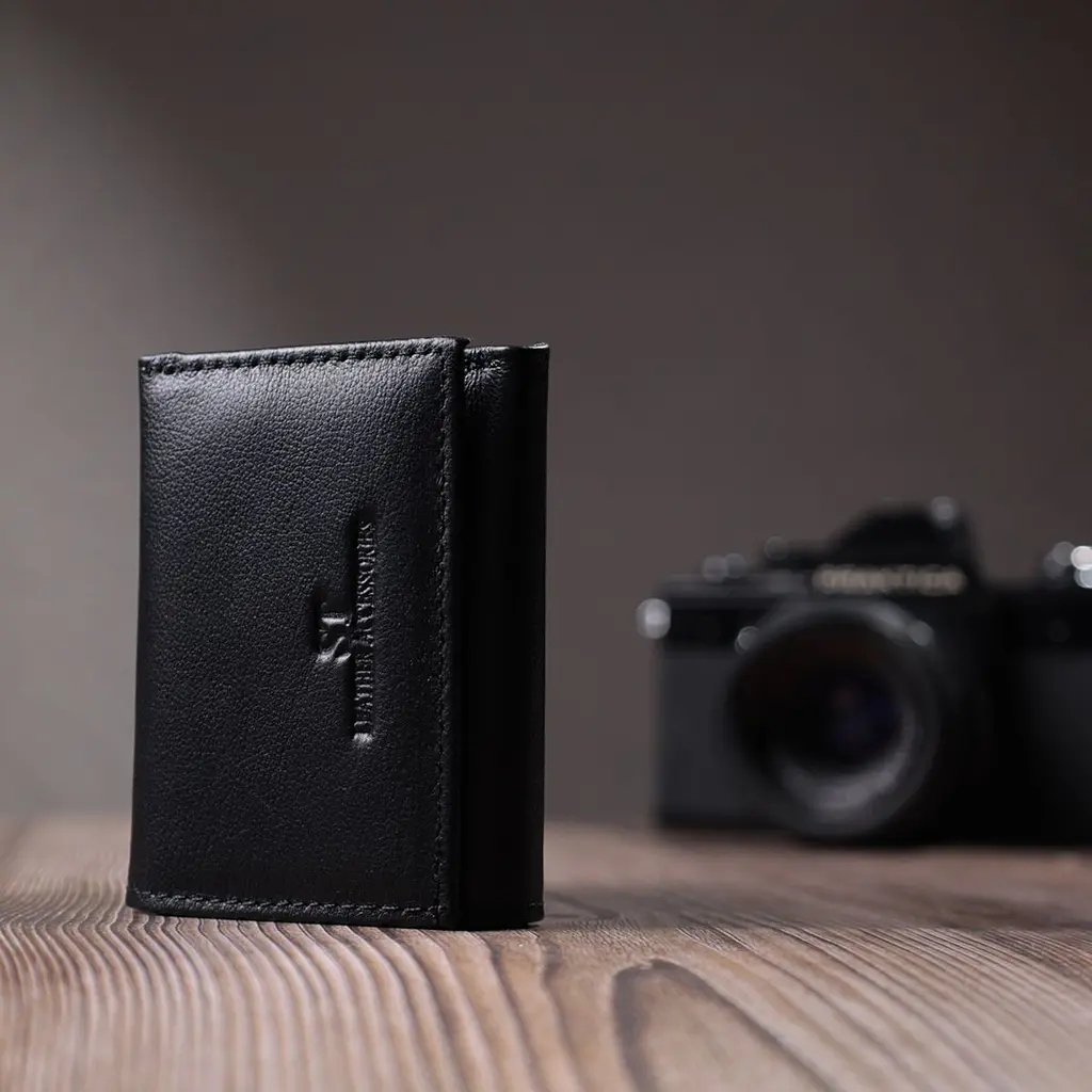 Зручний компактний гаманець з монетницею із натуральної шкіри ST Leather 22742 чорний - фото 9