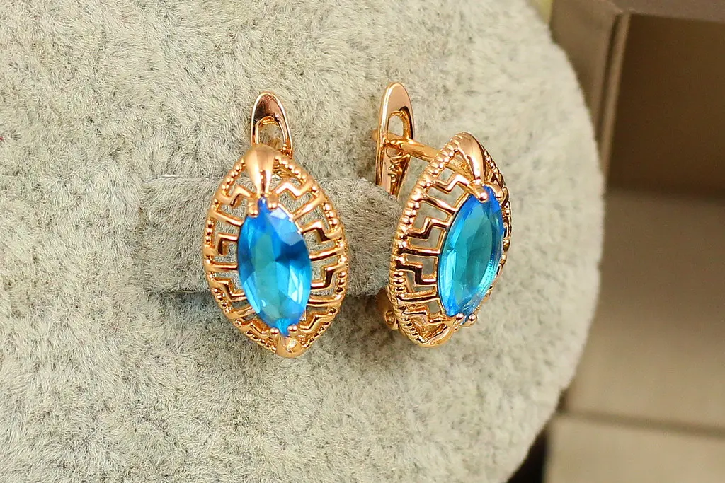 Сережки Xuping Jewelry маркиз із блакитним каменем 1.6 см золотисті - фото 2
