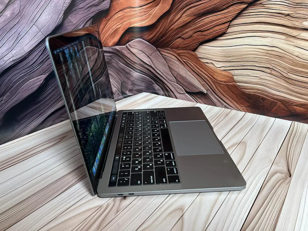 Ноутбук Apple MacBook Pro 13" 2018 A1989 i7-8559U/16/500 (C02XF1K7JHD3) Б/в - фото 4