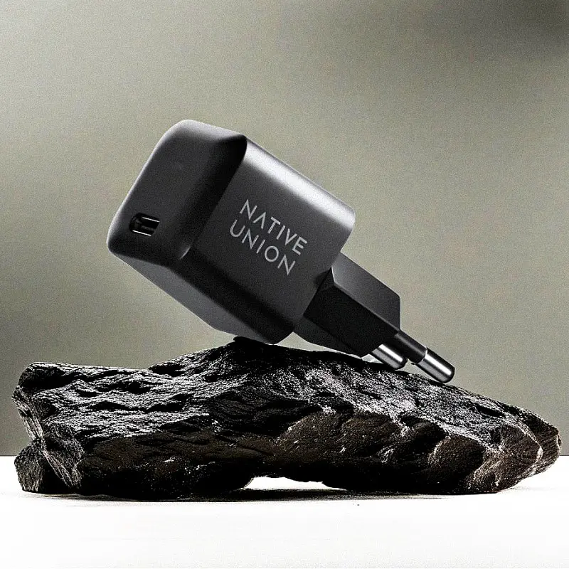 Мережевий зарядний пристрій Native Union Fast GaN Charger PD 30 Вт USB-C Port Black (FAST-PD30-2-BLK-EU) - фото 3